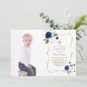 Charm Navy Blue Floral Gold Boy Foto Taufe Einladung (Stehend Vorderseite)