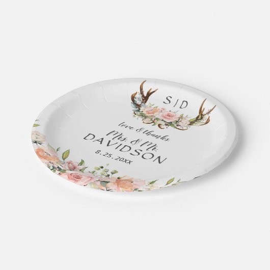 Charm Pink Blush Blume Antlers Monogram Wedding Pappteller (Schrägansicht)