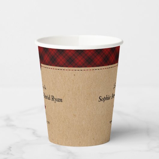 Charm Rustic Red Buffalo Kariert Monogram Wedding Pappbecher (Links)