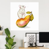 Charmante Maus auf einer Birne Poster (Heimbüro)