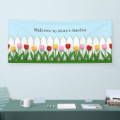 Charmanter weißer Picketzaun mit Tulips nach Maß Banner (Messe)