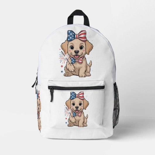 charmanter Welpe mit festlicher amerikanischer Fla Bedruckter Rucksack (Vorderseite)