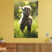 Charmantes farbiges Kinderschiff im Grasportrait Leinwanddruck (Insitu (Wohnzimmer))