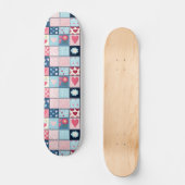 Charmantes Niedliches Patchwork-Design Skateboard (Vorderseite)