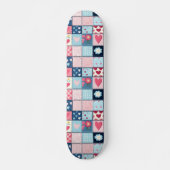 Charmantes Niedliches Patchwork-Design Skateboard (Vorne)