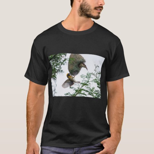 Charming Bird Gebäude a Nest T-Shirt (Vorderseite)