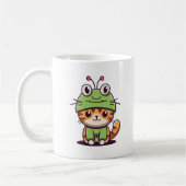 Charming Cat in Froschhut - Adorable Baby Kitten Kaffeetasse (Links)