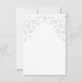 Charming Dusty Blue White Blume Floral QR Code RSVP Karte (Rückseite)