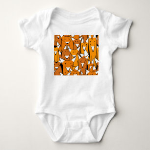 Charming Fox Family: Spielerisches Tiermuster Baby Strampler