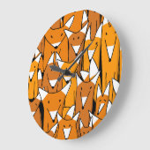 Charming Fox Family: Spielerisches Tiermuster Große Wanduhr (Winkel)
