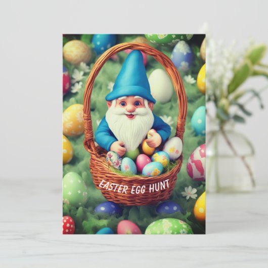 Charming Gnome & Basket Ostereier Jagd Einladung (Stehend Vorderseite)