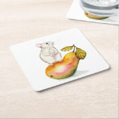 Charming Mouse on a Pear Rechteckiger Pappuntersetzer (angewinkelt)