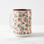 Charming Pastel Peach Floral Zweifarbige Tasse (Vorderseite Links)