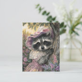 Charming Raccoon in einem rosa Kleid Postkarte (Stehend Vorderseite)