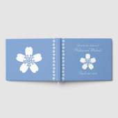 Charming Sakura in Periwinkle Gästebuch (Voll)