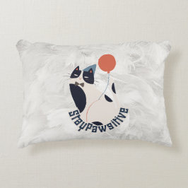 Charming Tuxedo-Katze Stay Pawsitive Lendenakzent  Dekokissen