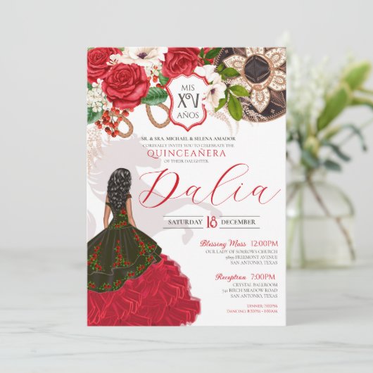 Charro Quinceañera Rote Rose Floral Wappen Western Einladung (Stehend Vorderseite)