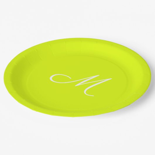 Chartreuse gelb - mit Monogramm Pappteller (Schrägansicht)