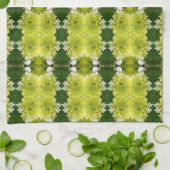 Chartreuse Green Abstrakt Hydrangea Blooms Muster Geschirrtuch (Gefaltet)