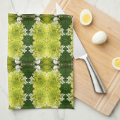 Chartreuse Green Abstrakt Hydrangea Blooms Muster Geschirrtuch (Viertel Falte)