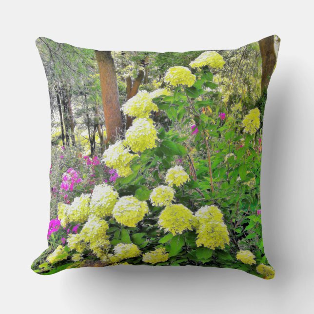 Chartreuse Green Limelight Hydrangea Garden Kissen (Vorderseite)