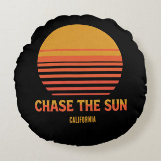 Chase The Sun Retro Sonnenuntergang 70er Jahre Ben Rundes Kissen