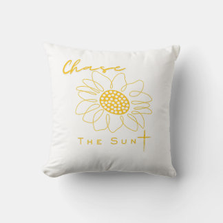 "Chase the Sun" Sunflower Outdoor Throw Pillow Kissen