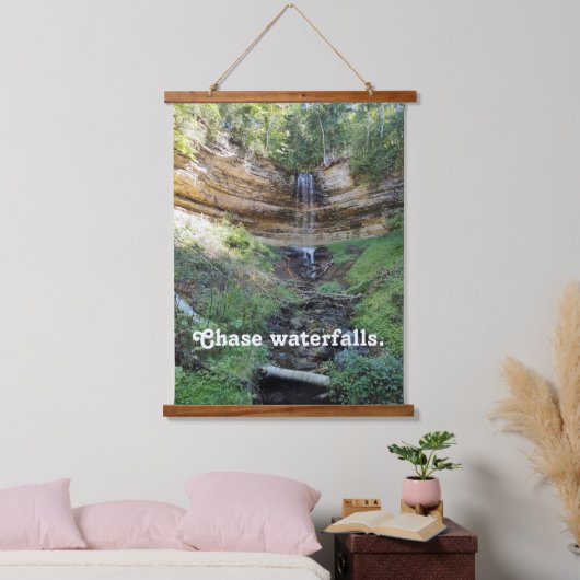 Chase Waterfall Wandteppich Mit Holzrahmen (Schlafzimmer)