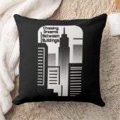 Chasing Dreams Between Buildings Urban Design Kissen (Decke)