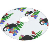 Chat Noir mit Weihnachtsbaum und Geschenken Polyester Weihnachtsbaumdecke (Schrägansicht)