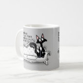 Chat sitzend und vielleicht denken Tasse (Vorderseite Links)