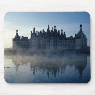 Chateau Chambord im Morgengrauen, Loir-et-Cher, Lo Mousepad