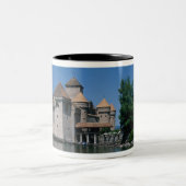Chateau Chillon, Genfersee, Kanton Vaud, Zweifarbige Tasse (Mittel)