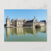 Chateau de Chantilly mit Reflektion im See Postkarte (Vorderseite)