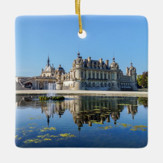 Chateau de Chantilly mit Reflektion in einem Teich Keramikornament (Vorderseite)