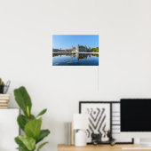 Chateau de Chantilly mit Reflektion in einem Teich Poster (Heimbüro)