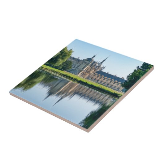 Chateau de Chantilly und Reflexion in einem Teich Fliese (Seite)
