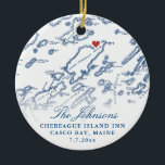 Chebeague Island Map Neugezogenes Foto Weihnachten Keramik Ornament<br><div class="desc">Feiern Sie ihre Liebe mit einem personalisierten Weihnachtsschmuck, mit einer raffinierten marineblauen Karte von Chebeague Island in Casco Bay, Maine. Das Foto des Ehepaares liegt auf der Rückseite und ist ein herzliches Mmento, das zum Gedenken an ihre Hochzeit und zur Stimmungsgabe der Feriendekoration beiträgt. Entworfen von Coastal Map Designs.</div>