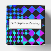 Checked Illusion von Kenneth Yoncich Geschenkschachtel (Oben)