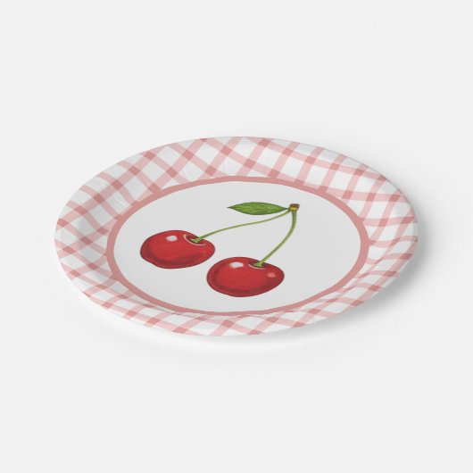 Checked Paper Plates with Cherries for Parties Pappteller (Schrägansicht)
