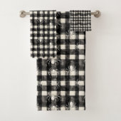 Checked Web - Spiders in Sync auf Monochrome Grid Badhandtuch Set (Insitu)