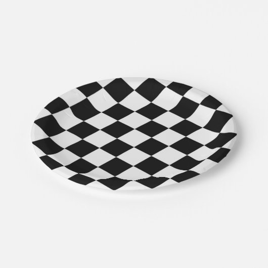 Checkered Black and White Pattern Birthday Party Pappteller (Schrägansicht)