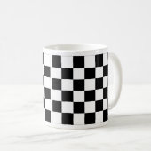 Checkered Schwarzweiss-Auto, das Flagge läuft Kaffeetasse (VorderseiteRechts)