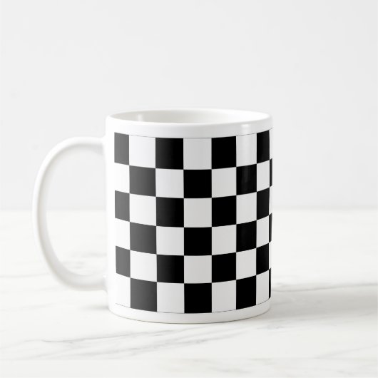 Checkered Schwarzweiss-Auto, das Flagge läuft Kaffeetasse (Links)