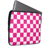 Checkered squares hot pink white geometric retro laptopschutzhülle (Vorne Rechts)