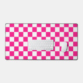 Checkered squares hot pink white geometric retro schreibtischunterlage (Tastatur & Maus)