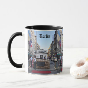 Checkpoint Charlie Berlin   Farbversion Tasse