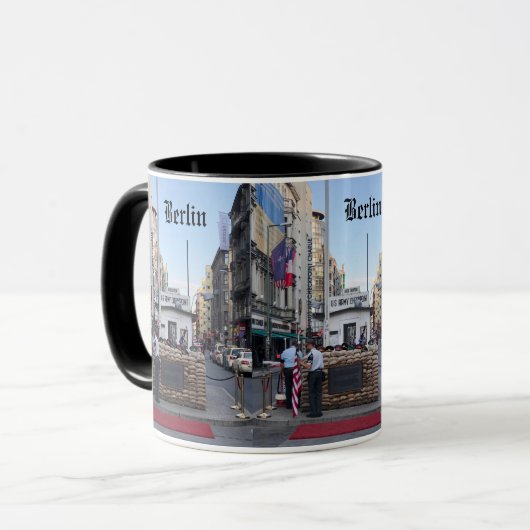 Checkpoint Charlie Berlin | Farbversion Tasse (Vorderseite Links)