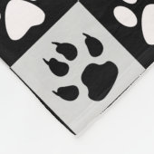 Checkte Schwarz-weiße Paws und Klauen Fleecedecke (Ecke)