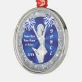 Cheer Dance Team schenkt Weihnachtsschmuck (Links)